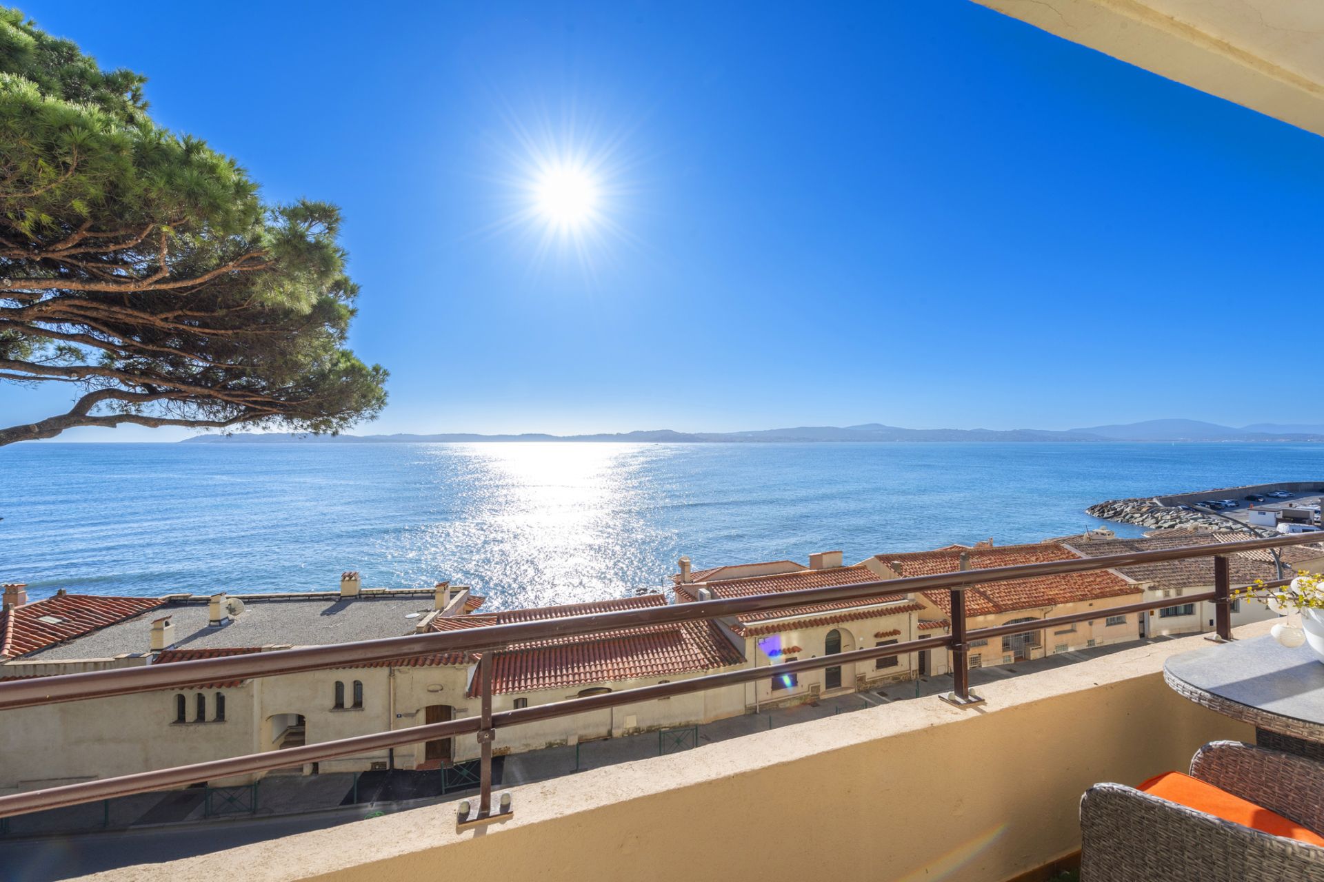 apartment 5 Rooms for sale on Sainte-Maxime (83120)