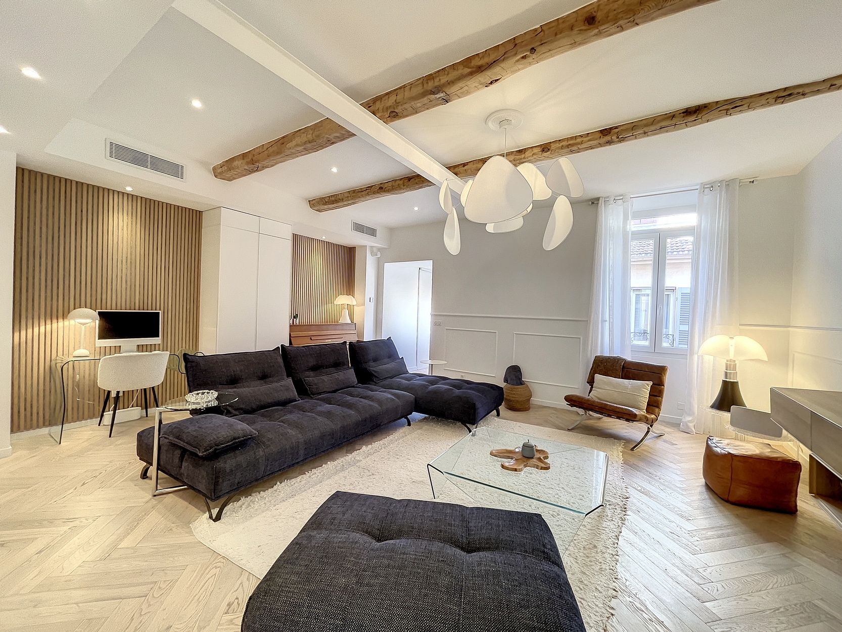 apartment 4 Rooms for sale on Cannes (06400)