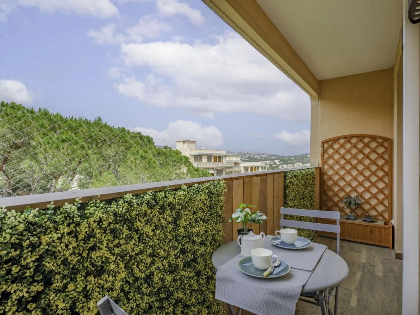 apartment 2 Rooms for sale on Sainte-Maxime (83120)