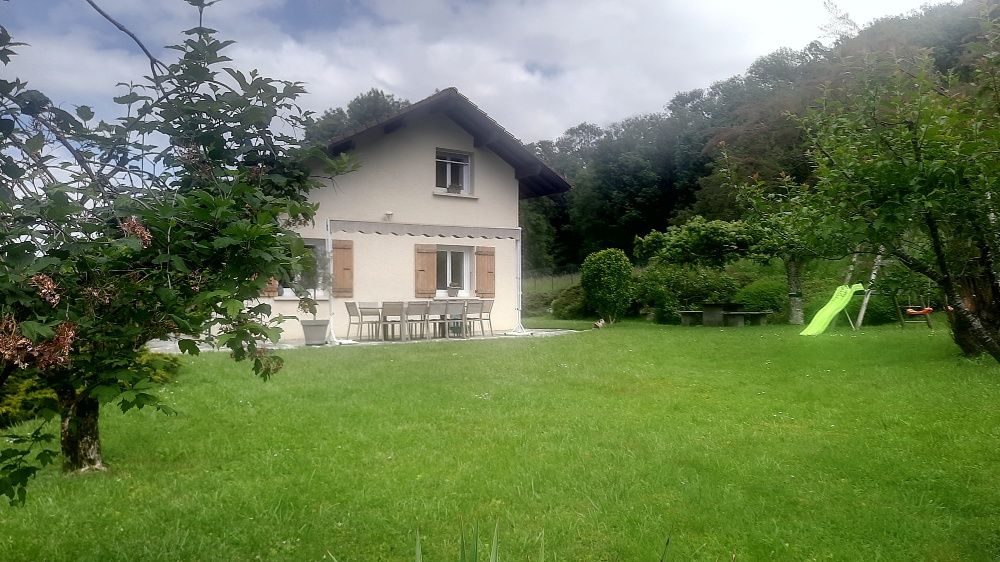 house 6 Rooms for sale on Annecy-le-Vieux (74940)