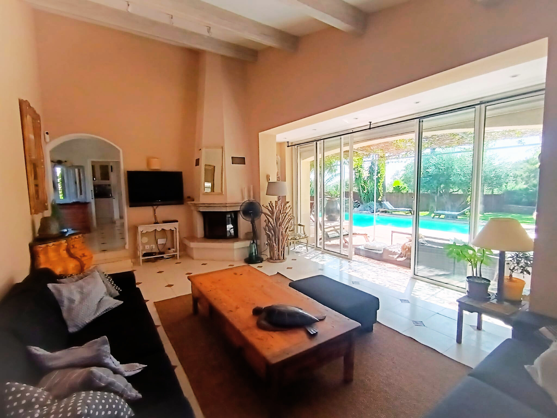 villa 6 Rooms for sale on Grimaud (83310)