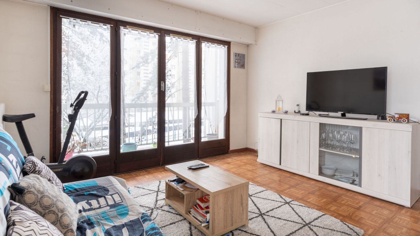 apartment 2 Rooms for sale on Annecy (74000) - See details