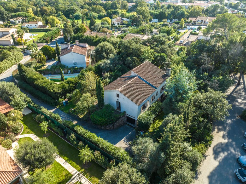 villa 4 Pièces en vente sur Saint-Raphaël (83700) - Plus de details